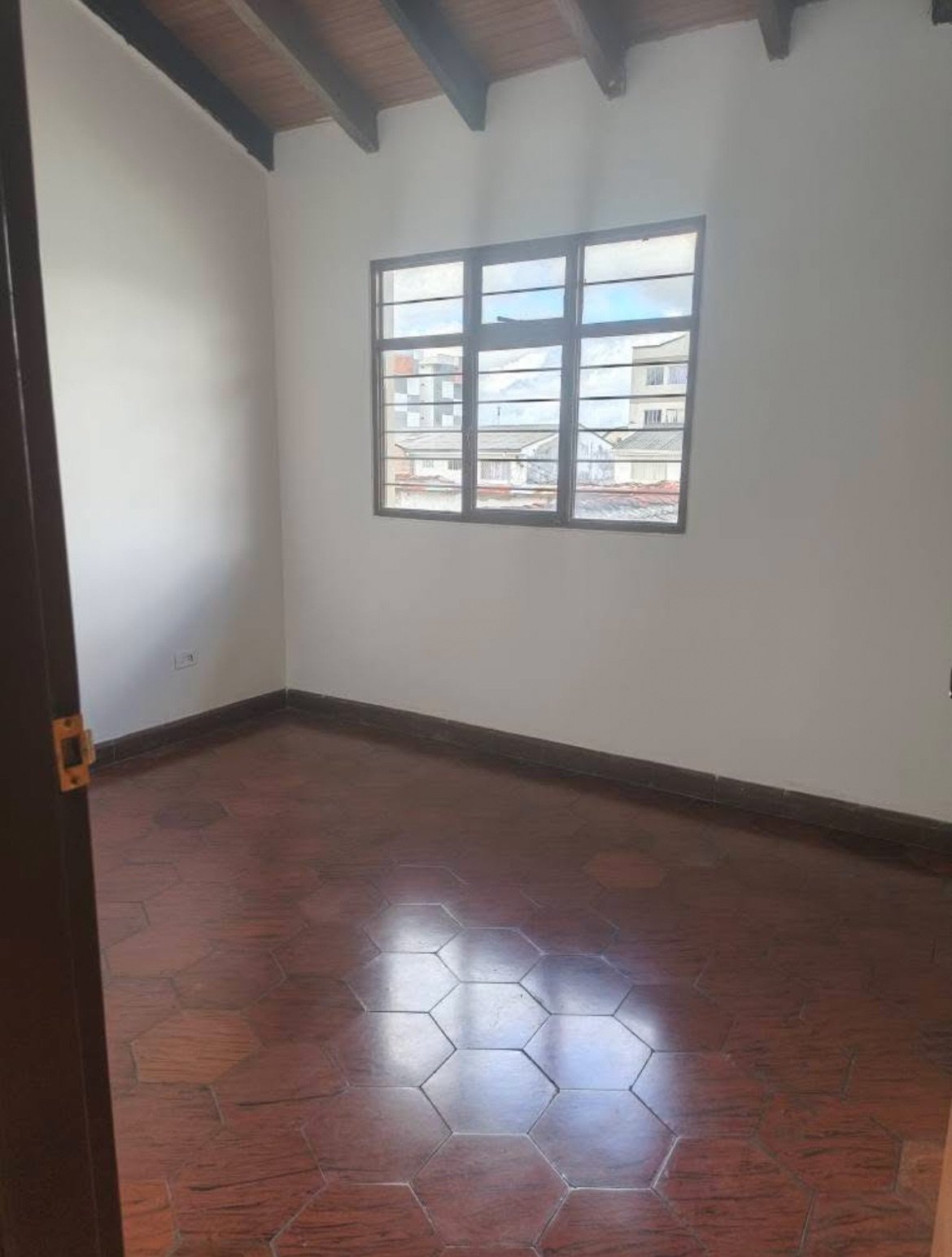 Casa amplia en barrio Américas - Foto 3