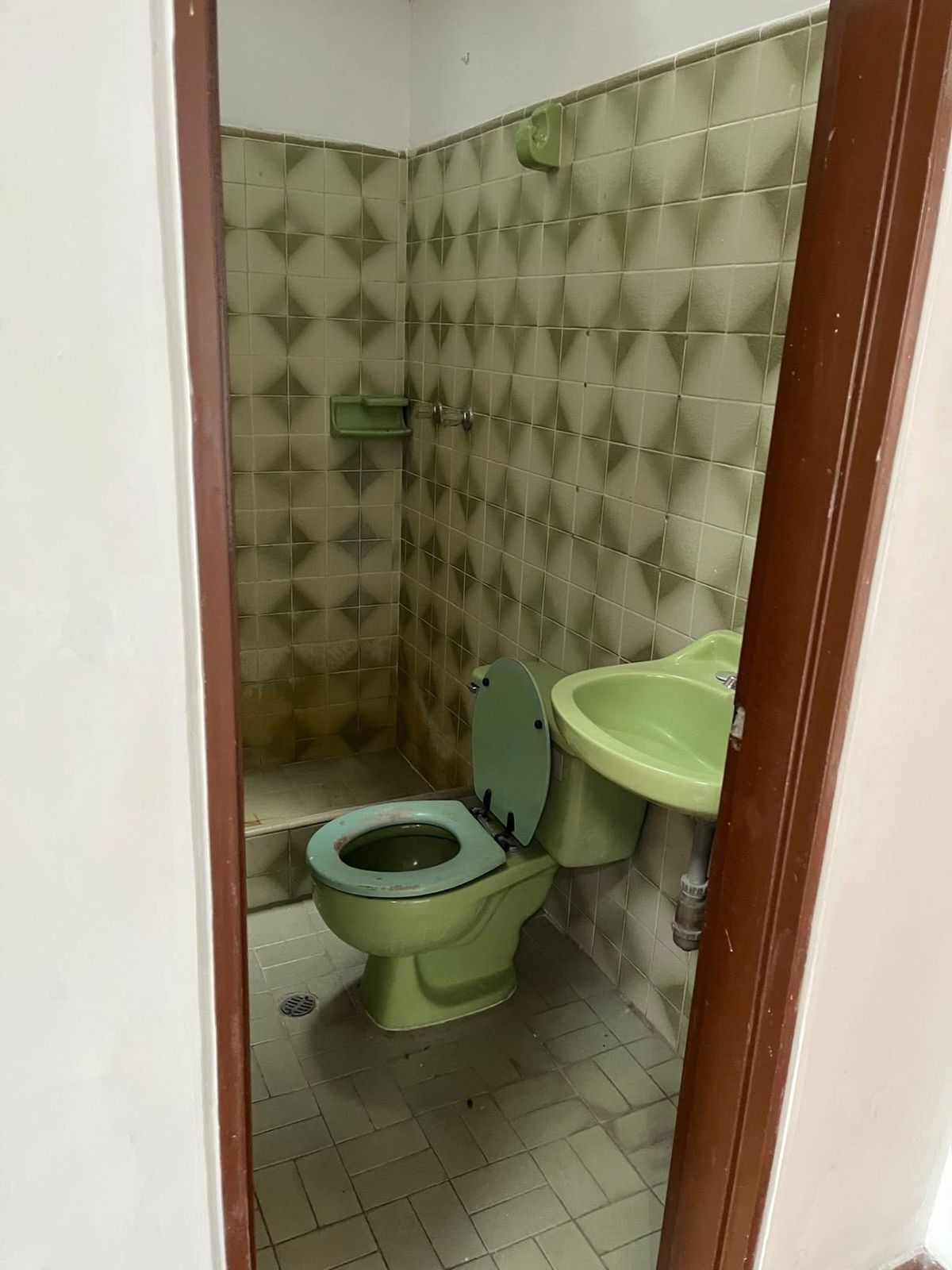 Casa-lote grande barrio las Américas  - Foto 17